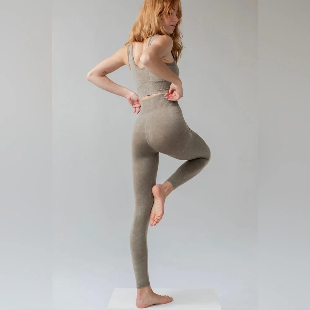 Savvi leggings/tights & matching bra - NWT - Picture 2 of 12